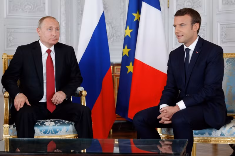 ong putin gap ong macron ky niem 300 nam quan he nga phap