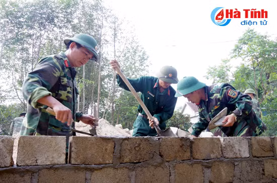 cac anh ve xon xao lang be nho