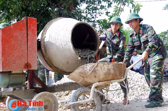 cac anh ve xon xao lang be nho