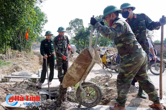 cac anh ve xon xao lang be nho