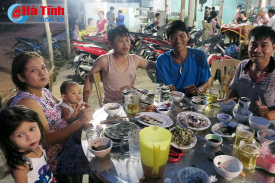 tap nap du khach den voi khu du lich bien cua sot