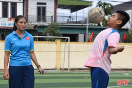 Nữ cựu tuyển thủ và hành trình gieo mầm đam mê bóng đá