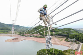 Hoàn thành đường dây 500kV trong 7 tháng - kỳ tích chưa từng có 