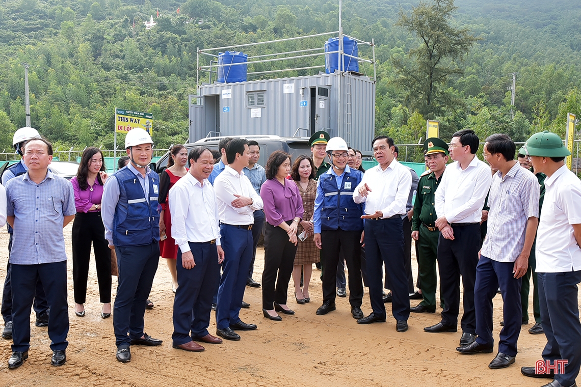 Tổng cục Thống kê kiểm tra một số dự án, doanh nghiệp tại Hà Tĩnh