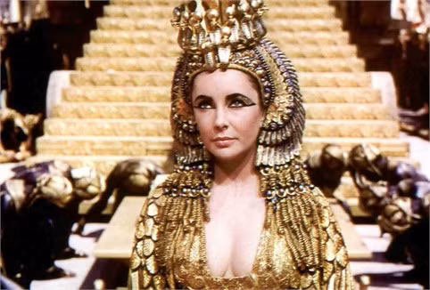 Huyền thoại điện ảnh Elizabeth Taylor trong chân dung Nữ hoàng Ai Cập Cleopatra