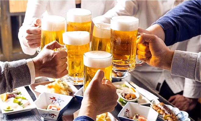 Vì sao người uống rượu bia nên ăn nhiều cà chua?