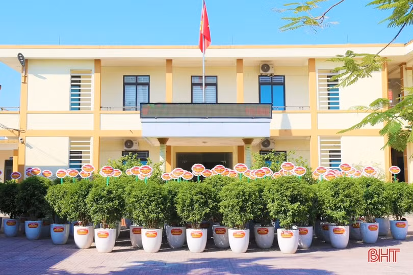 Tặng cây xanh dịp khai giảng, Thạch Hà gửi gắm nhiều thông điệp ý nghĩa