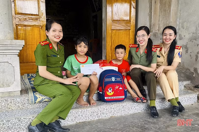 Các cấp hội phụ nữ Hà Tĩnh vận động hơn 300 triệu đồng hỗ trợ học sinh khó khăn