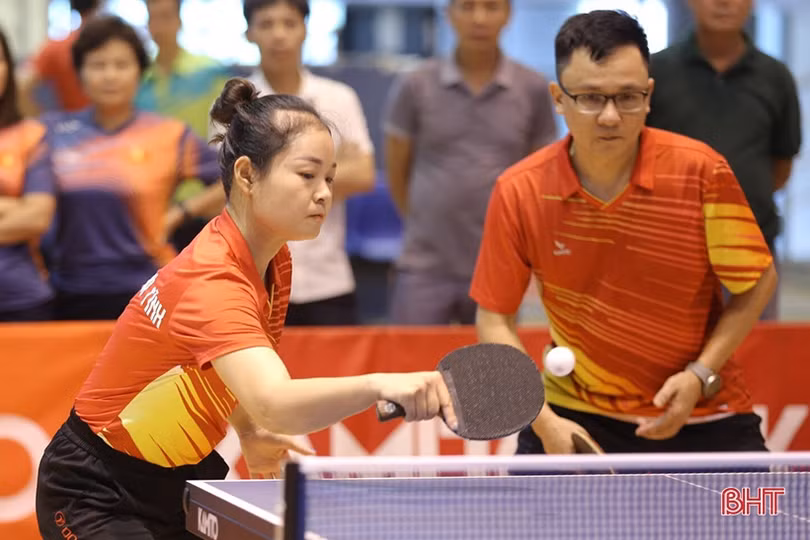 Cô giáo tiểu học giỏi chuyên môn, đam mê thể thao