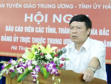 Phó trưởng Ban Tuyên giáo T.Ư Phạm Văn Linh, : "Việc tập trung công tác tuyên truyền miệng kết hợp với các hình thức tuyên truyền khác trong đó các giải pháp tuyên truyền mà Chính phủ đề ra cần phải cụ thể hoá" Phó trưởng Ban Tuyên giáo T.Ư Phạm Văn Linh, : "Việc tập trung công tác tuyên truyền miệng kết hợp với các hình thức tuyên truyền khác trong đó các giải pháp tuyên truyền mà Chính phủ đề ra cần phải cụ thể hoá"