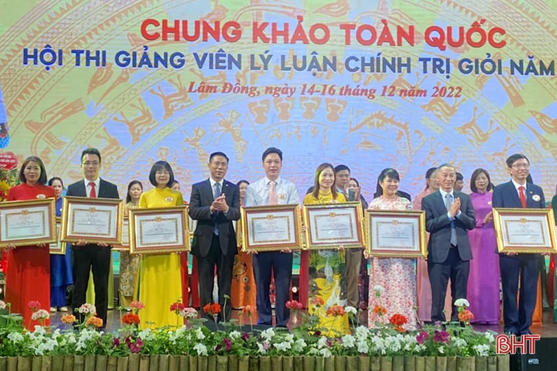 Thí sinh Hà Tĩnh đạt giải ba Hội thi Giảng viên lý luận chính trị giỏi toàn quốc