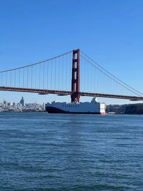 999 xe VinFast VF8 đã cập cảng California