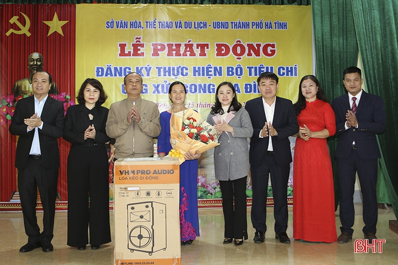 100 hộ dân TP Hà Tĩnh cam kết thực hiện “Bộ tiêu chí ứng xử trong gia đình”