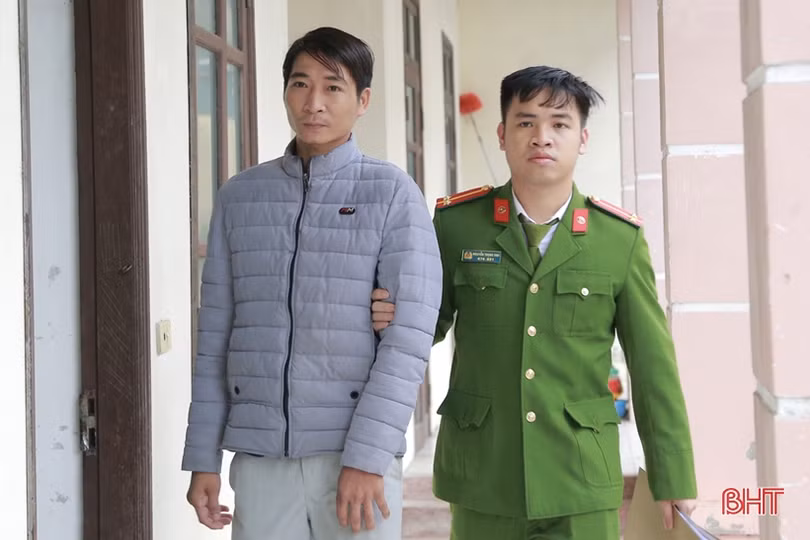 Thạch Hà: Khởi tố đối tượng châm lửa đốt xe máy, chống người thi hành công vụ