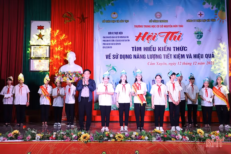 Sôi nổi hội thi tìm hiểu kiến thức sử dụng năng lượng tiết kiệm tại Hà Tĩnh