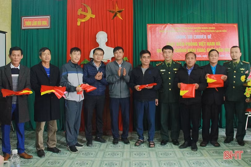 Tuyên truyền, phổ biến pháp luật cho hơn 1.850 ngư dân Nghi Xuân