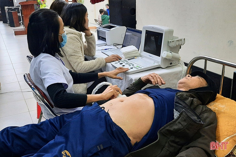 Formosa Hà Tĩnh tổ chức khám, cấp phát thuốc miễn phí cho 120 người dân