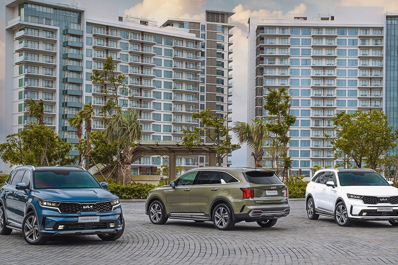 KIA Sorento thêm bản hybrid, giá tăng cả trăm triệu đồng
