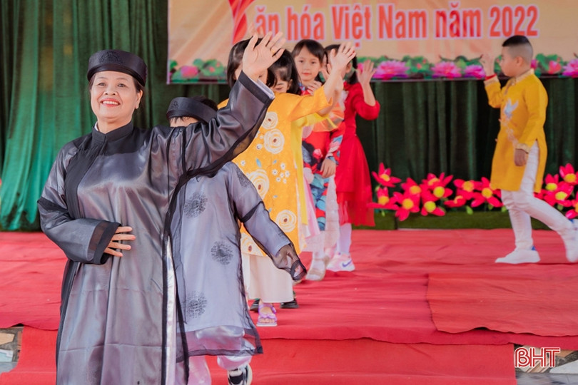 Đặc sắc chương trình “Lễ hội văn hóa Việt Nam” của học sinh Thạch Hà