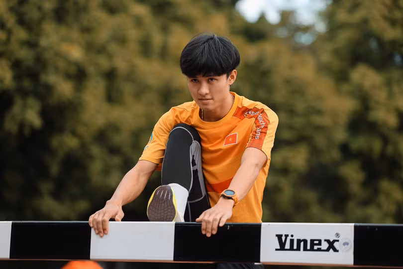 VĐV 22 tuổi của Hà Tĩnh vượt tượng đài Nguyễn Văn Lai, phá kỷ lục điền kinh tồn tại 12 năm
