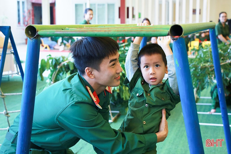 Học sinh mầm non iSchool Hà Tĩnh hào hứng trải nghiệm cùng Chương trình “Biết ơn chú bộ đội”