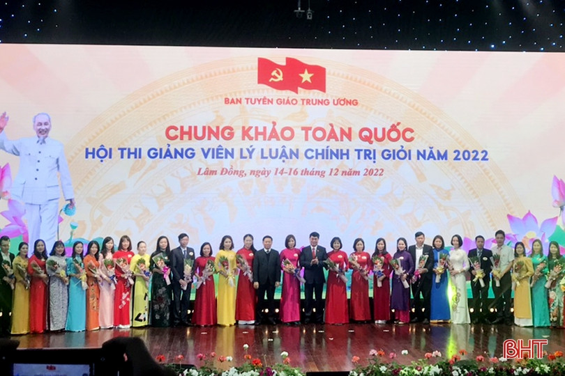 Thí sinh Hà Tĩnh tham dự chung khảo toàn quốc Hội thi Giảng viên lý luận chính trị giỏi