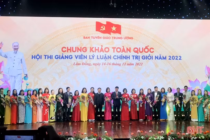 Thí sinh Hà Tĩnh tham dự chung khảo toàn quốc Hội thi Giảng viên lý luận chính trị giỏi