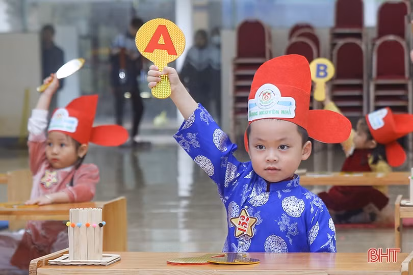 “Siêu nhí” Trung Kiên đấu trí