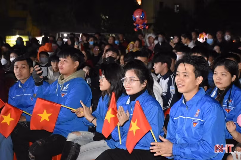 Nhân lên niềm tự hào từ chương trình nghệ thuật “Tiếp bước cha anh” ở Hương Sơn