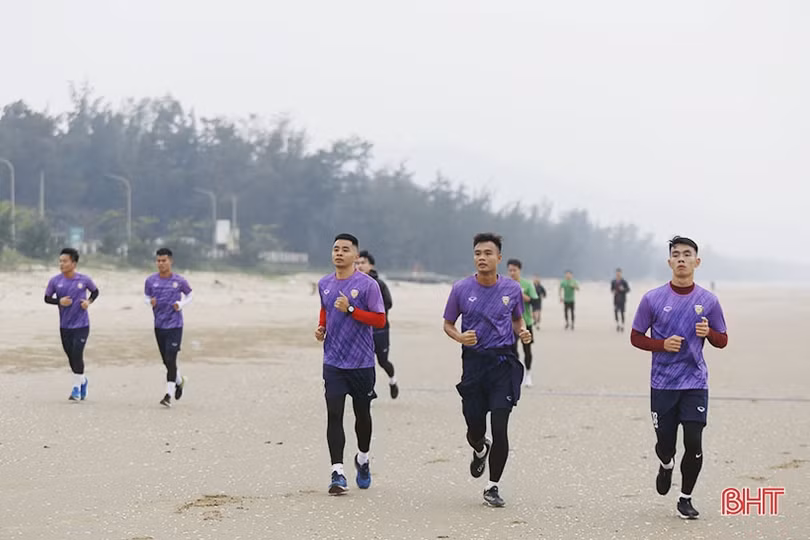 Hồng Lĩnh Hà Tĩnh tích cực chuẩn bị cho mục tiêu top 6 đội mạnh nhất V.League 1-2023
