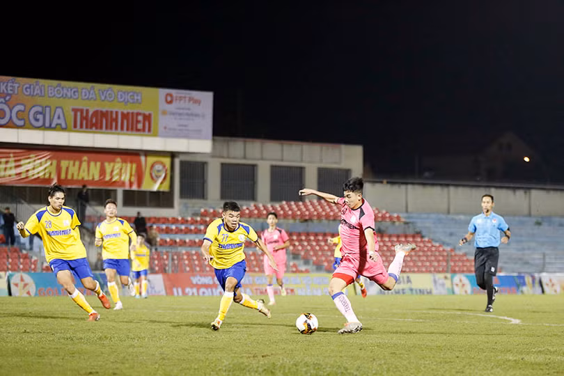 U21 Hồng Lĩnh Hà Tĩnh lội ngược dòng đánh bại U21 Đồng Tháp