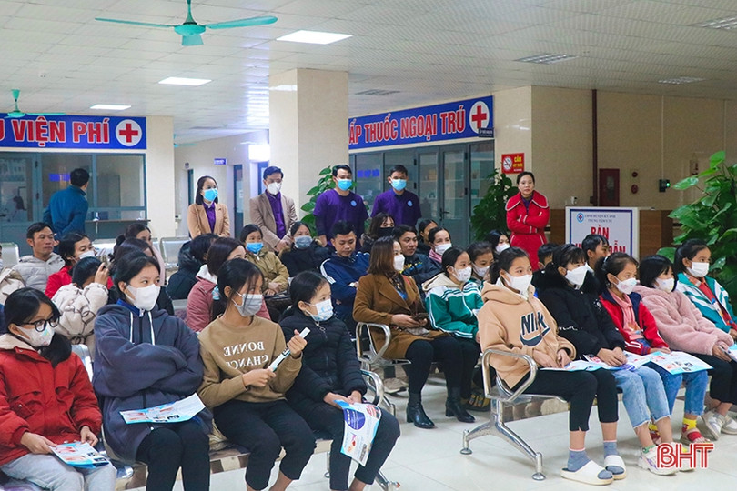 20 trẻ em nghèo huyện Kỳ Anh được khám, tư vấn và niềng răng miễn phí