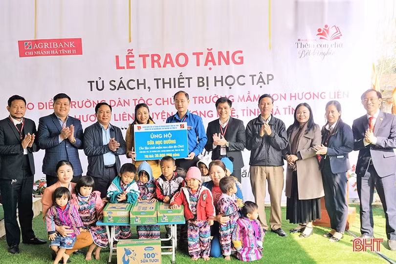 Agribank Hà Tĩnh II hỗ trợ 123 triệu đồng nâng bước trẻ em dân tộc Chứt