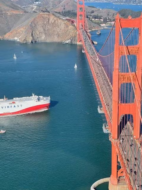 999 xe VinFast VF8 đã cập cảng California