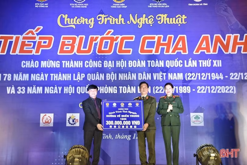 Nhân lên niềm tự hào từ chương trình nghệ thuật “Tiếp bước cha anh” ở Hương Sơn