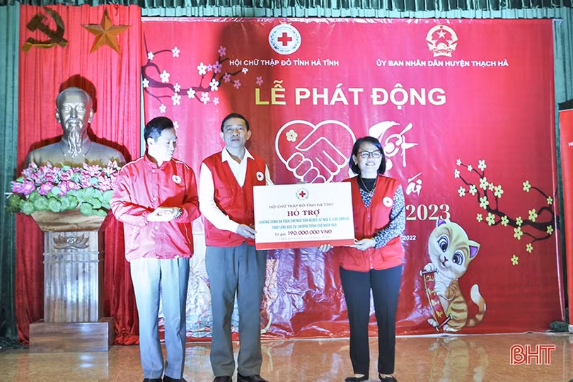 Hội chữ thập đỏ các cấp ở Hà Tĩnh đăng ký huy động 7,4 tỷ đồng cho chương trình “Tết nhân ái”