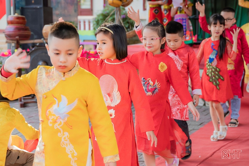Đặc sắc chương trình “Lễ hội văn hóa Việt Nam” của học sinh Thạch Hà