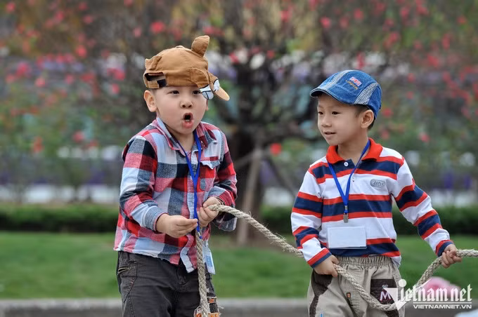Nhớ tết xưa được mẹ mua quần áo mới
