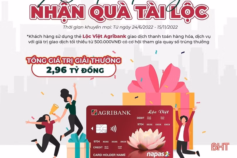 Khách hàng Hà Tĩnh trúng thưởng chương trình khuyến mãi của Agribank 
