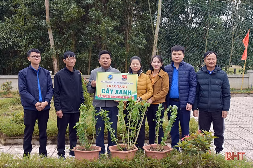 Sở KH&CN bàn giao các công trình nông thôn mới tại Hương Khê