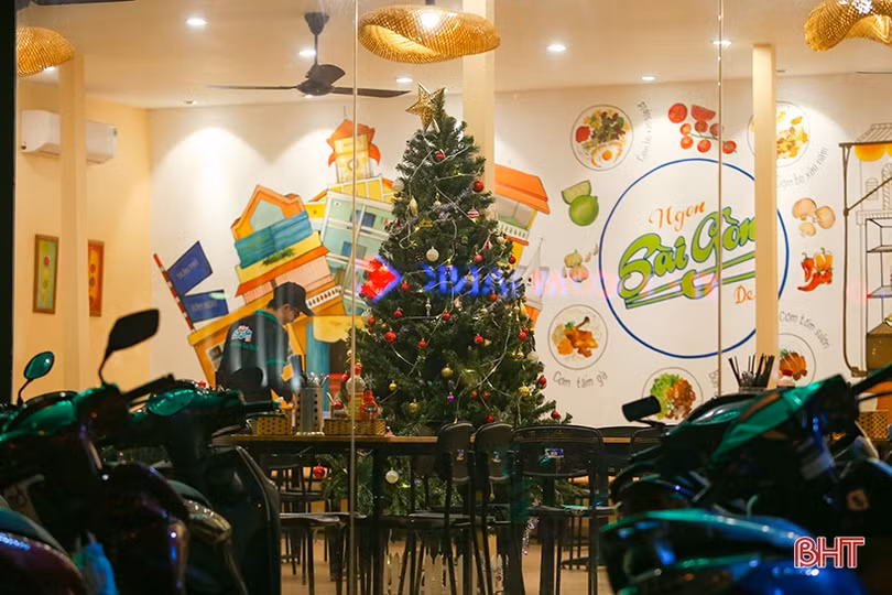 Rực rỡ sắc màu đón mừng Giáng sinh tại thành phố Hà Tĩnh