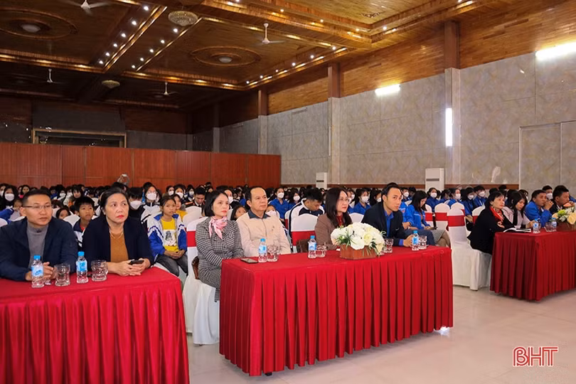 Mang xuân yêu thương đến trẻ em có hoàn cảnh khó khăn ở Can Lộc