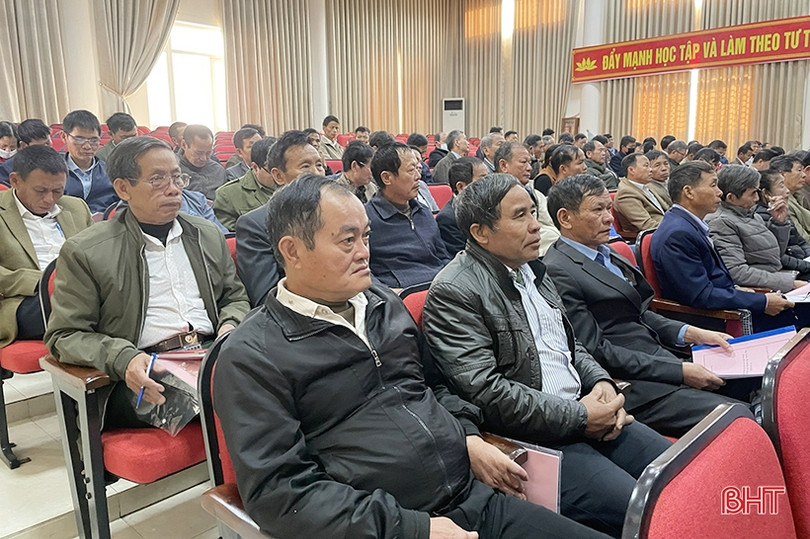 Bồi dưỡng kỹ năng hoạt động cho gần 250 trưởng thôn, tổ trưởng tổ dân phố