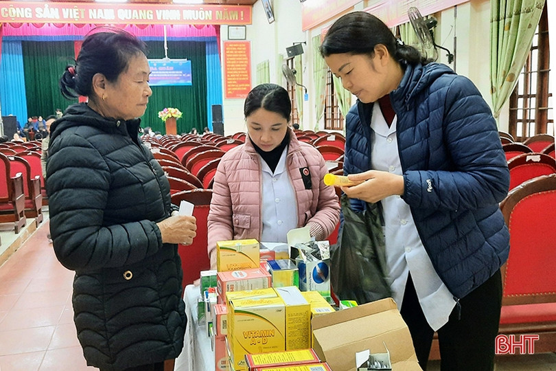 Formosa Hà Tĩnh tổ chức khám, cấp phát thuốc miễn phí cho 120 người dân