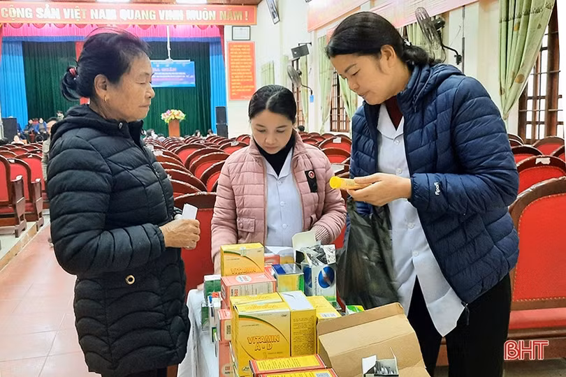 Formosa Hà Tĩnh tổ chức khám, cấp phát thuốc miễn phí cho 120 người dân