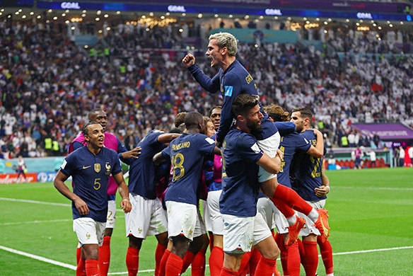 Pháp vs Morocco: Cuộc chiến của 2 kẻ từ chối… cầm bóng