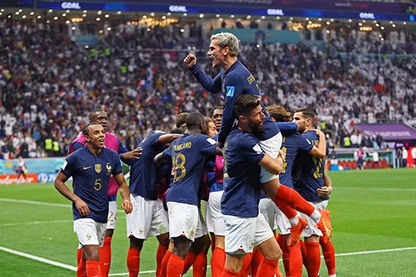 Pháp vs Morocco: Cuộc chiến của 2 kẻ từ chối… cầm bóng