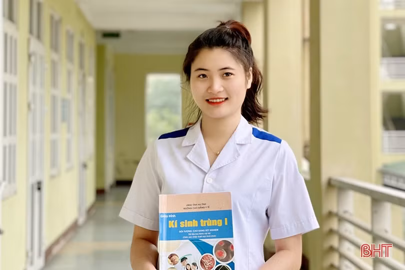 Nữ sinh trường y Hà Tĩnh ham học, say mê tình nguyện
