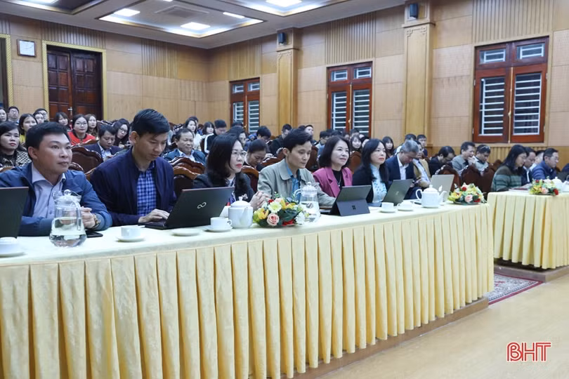 Cán bộ bảo hiểm xã hội Hà Tĩnh học kỹ năng tuyên truyền miệng