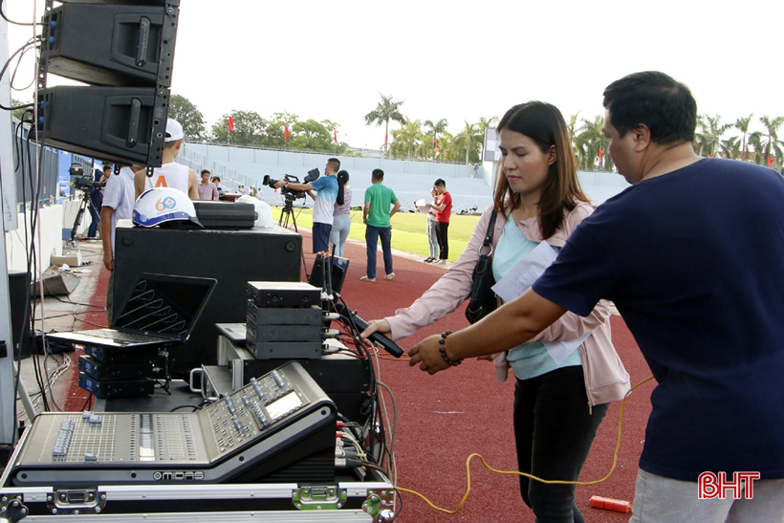 Sân vận động Hà Tĩnh sẵn sàng cho ngày khánh thành
